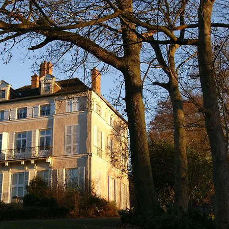 Le Chateau De La Vierge Bures-sur-Yvette