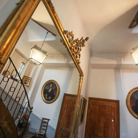 Le Chateau De La Vierge Nocleg ze śniadaniem