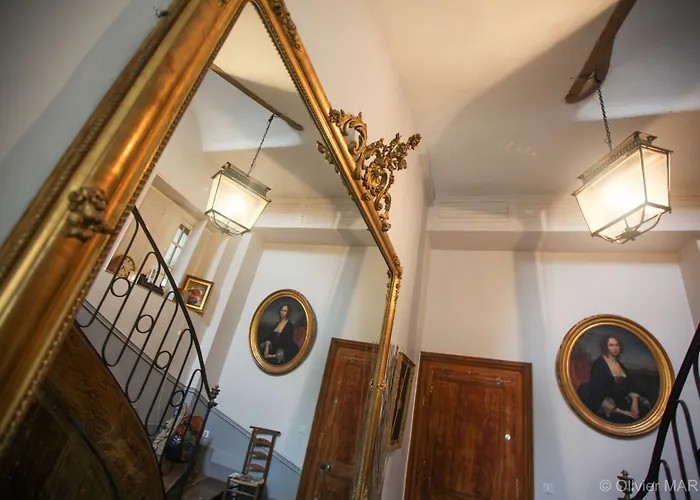 Le Chateau De La Vierge Nocleg ze śniadaniem