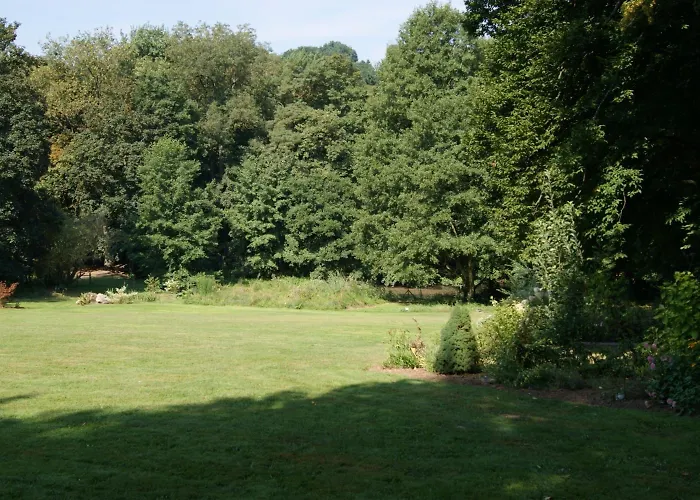Le Chateau De La Vierge Nocleg ze śniadaniem