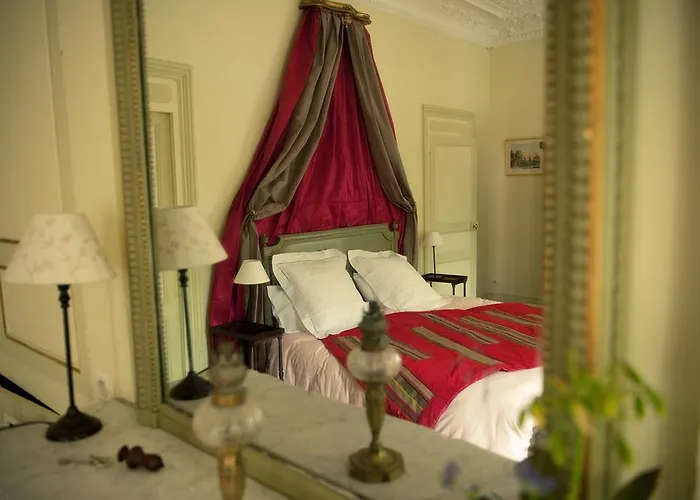 Le Chateau De La Vierge Nocleg ze śniadaniem 3*