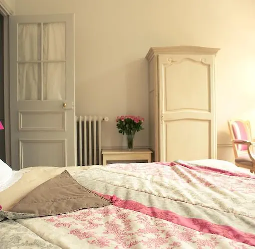 Le Chateau De La Vierge